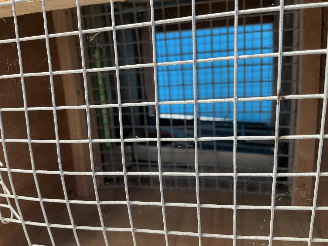 Photo '23' of 2x Pest Traps or Similar and 1x Recycling Bin