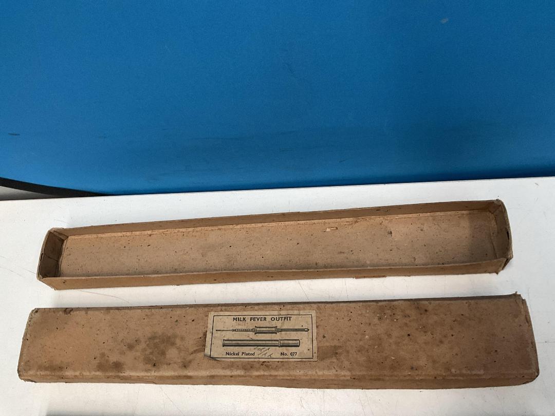 Photo '3' of Milk Fever Outfit - Incomplete