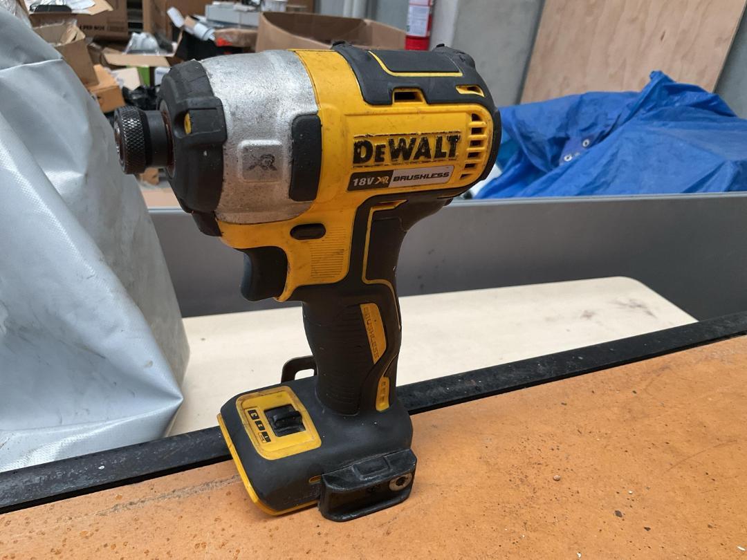 Dewalt best sale dcf887 18v