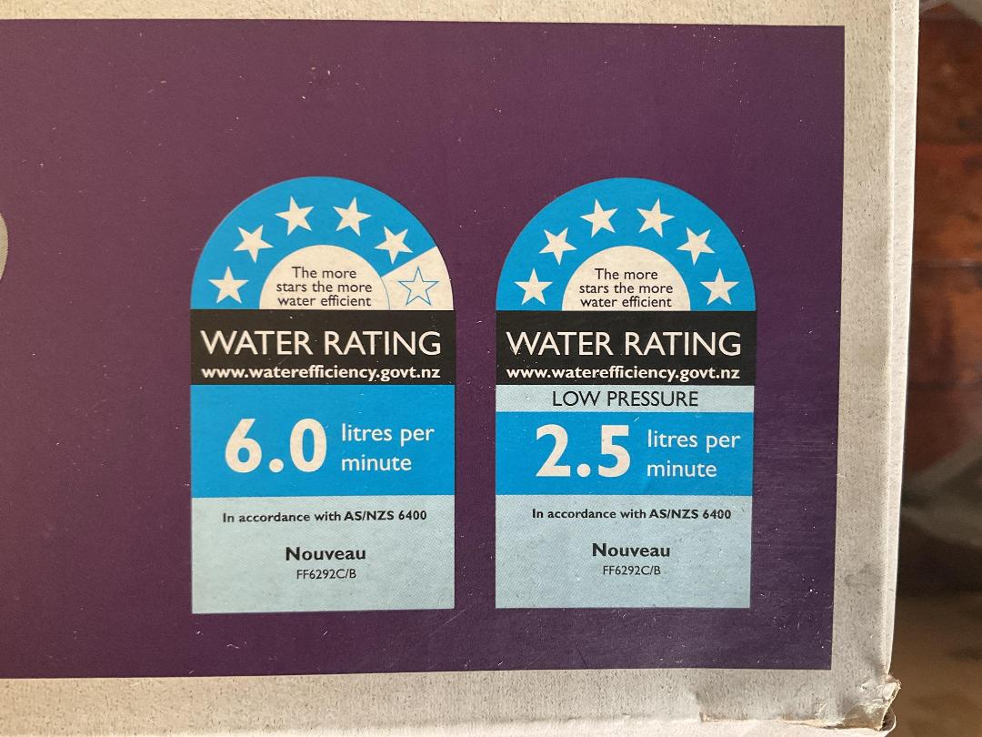 Photo '6' of Nouveau Vida flexible gooseneck sink mixer with holder