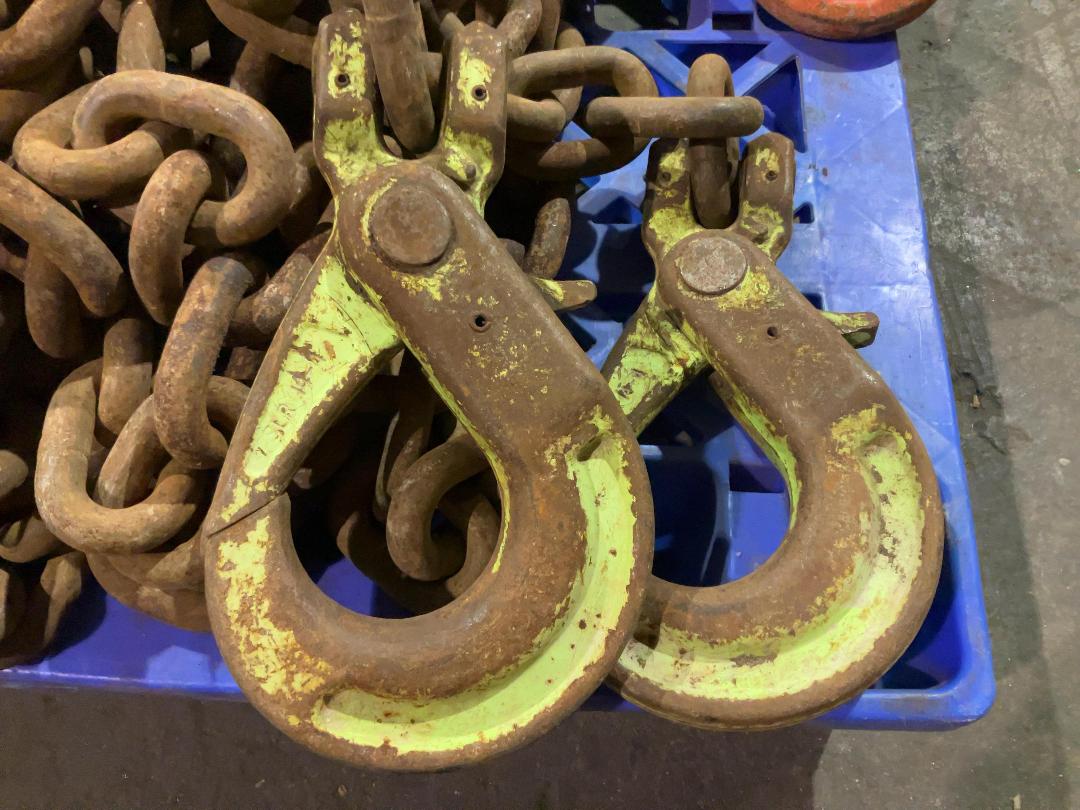 Photo '4' of heavy duty chain with hooks on each end x 2