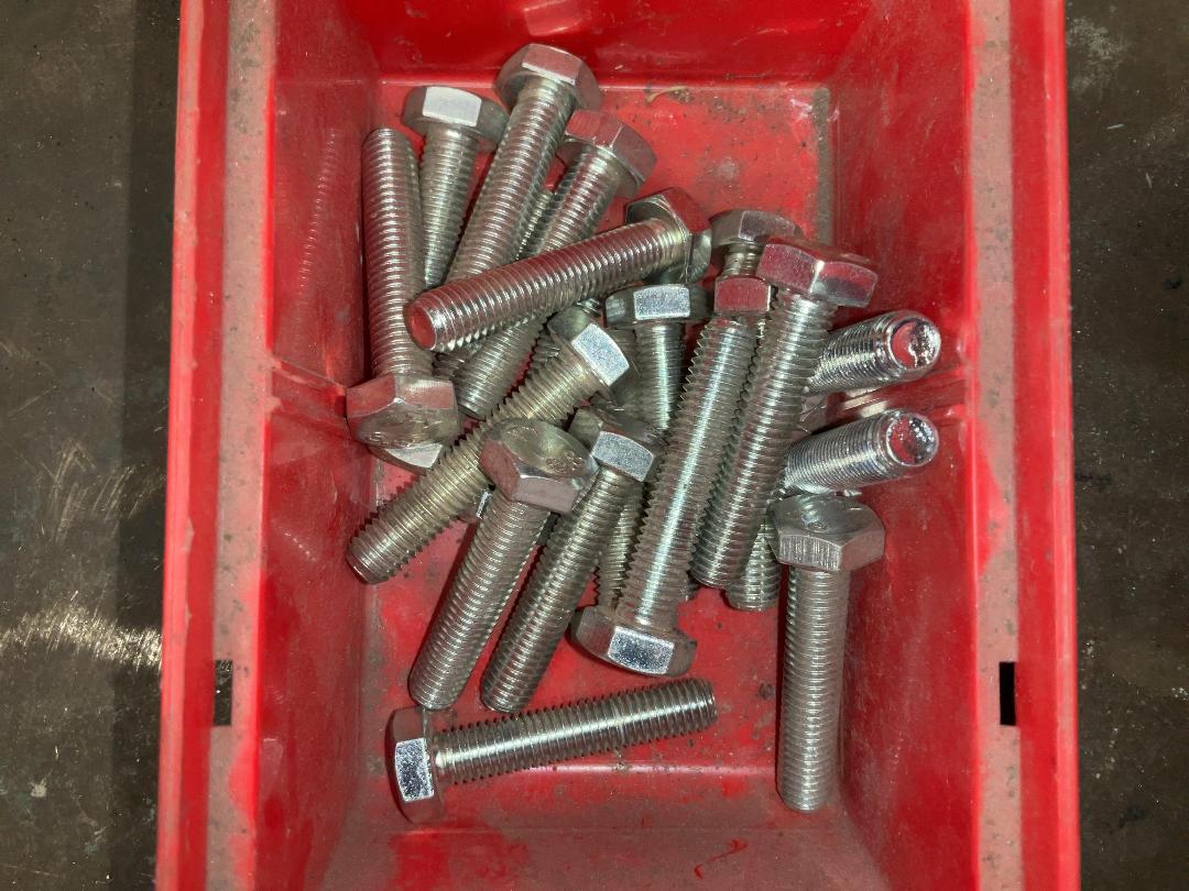Photo '4' of Container TY 8.8 Bolts