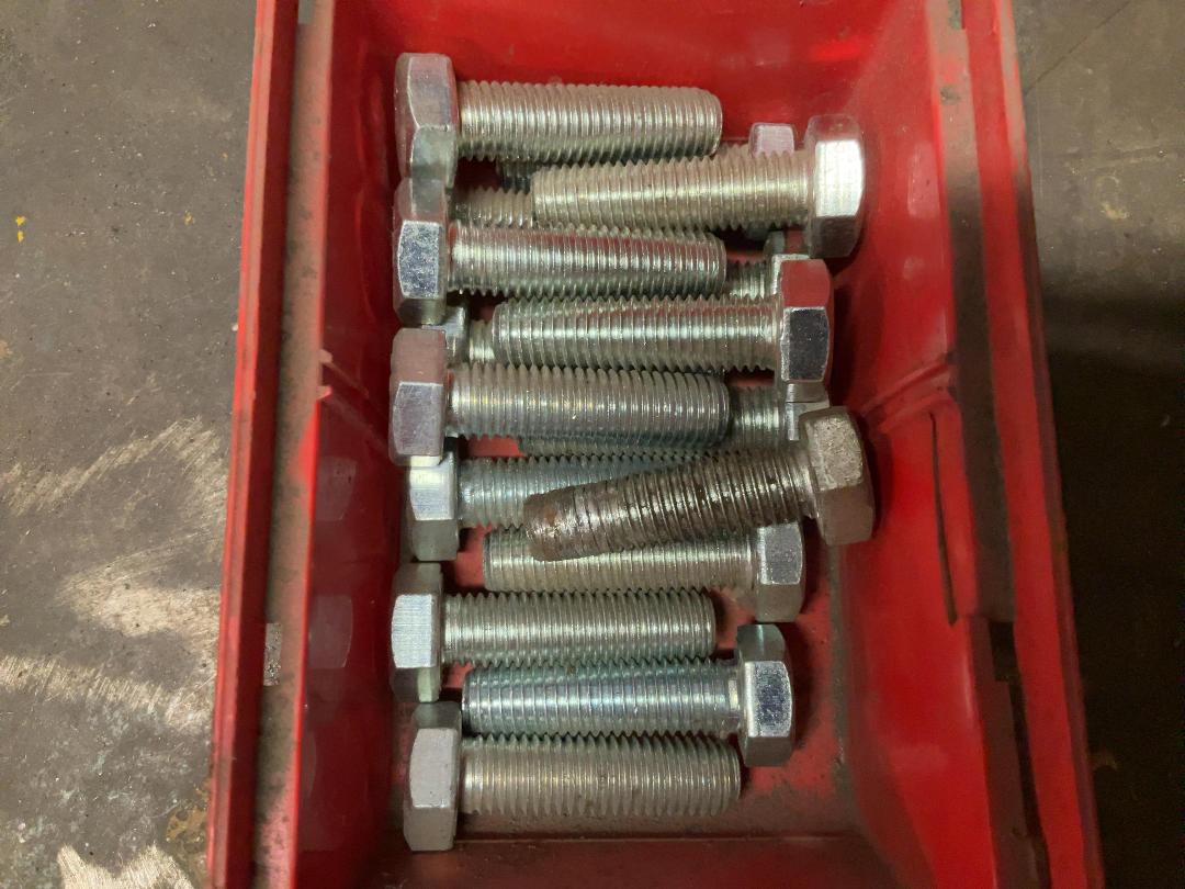 Photo '2' of Container of mixed TY 8.8 Bolts Photo '2' of Container of mixed TY 8.8 Bolts