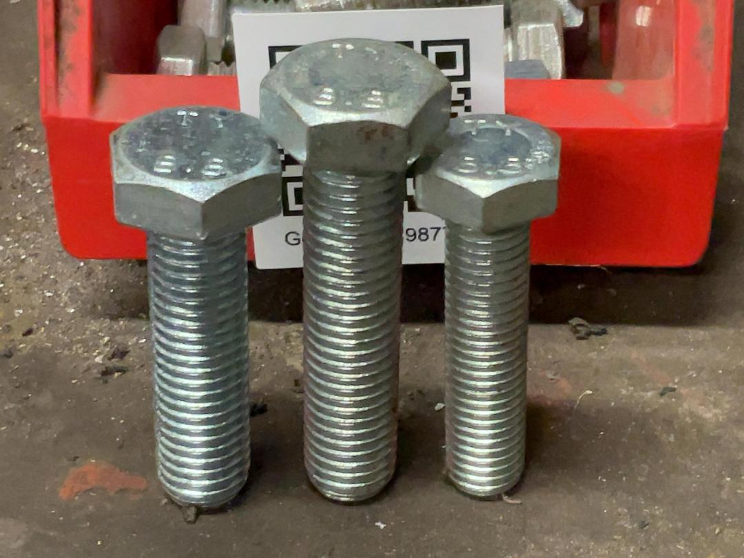 Photo '4' of Container of mixed TY 8.8 Bolts Photo '4' of Container of mixed TY 8.8 Bolts