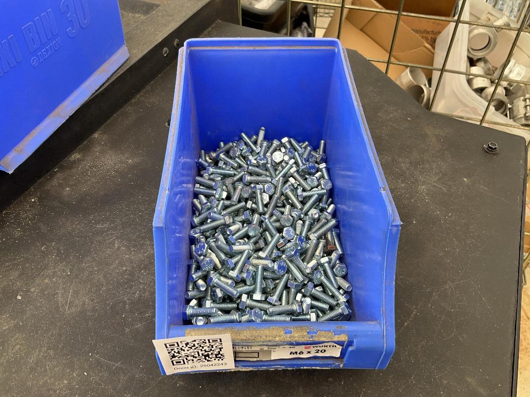 Photo '2' of Wurth Hexagon Head Screw M6x20 Photo '2' of Wurth Hexagon Head Screw M6x20