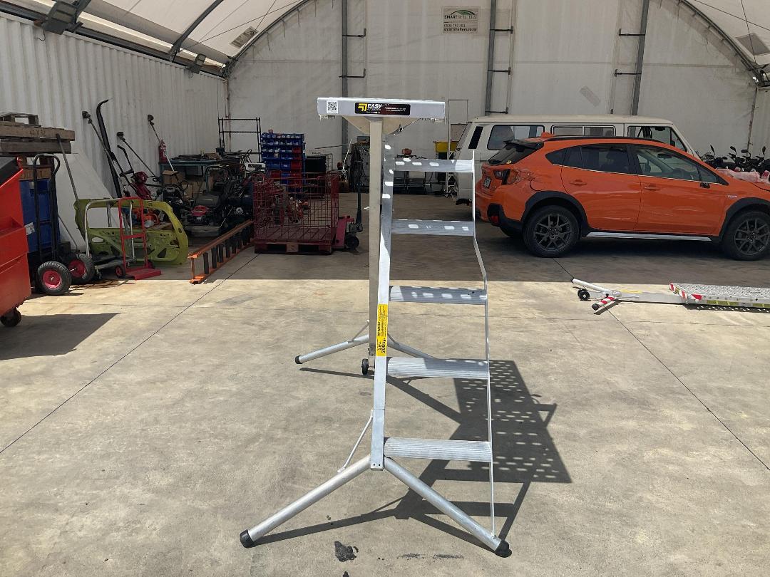 Photo '2' of Super Trestle Photo '2' of Super Trestle