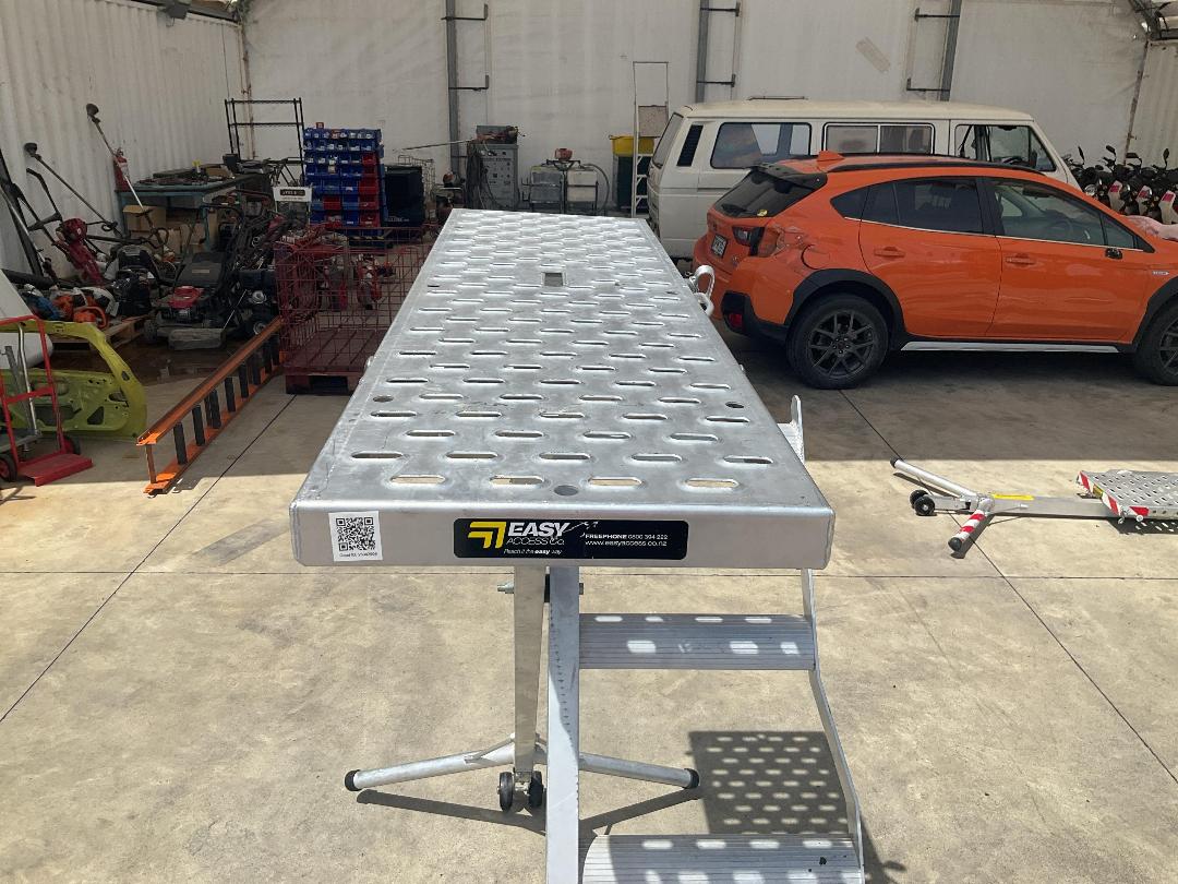 Photo '3' of Super Trestle Photo '3' of Super Trestle