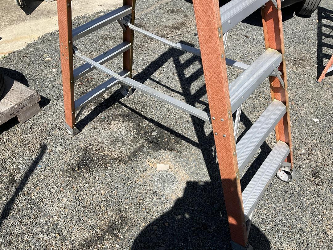 Photo '2' of 7 Step Ladder