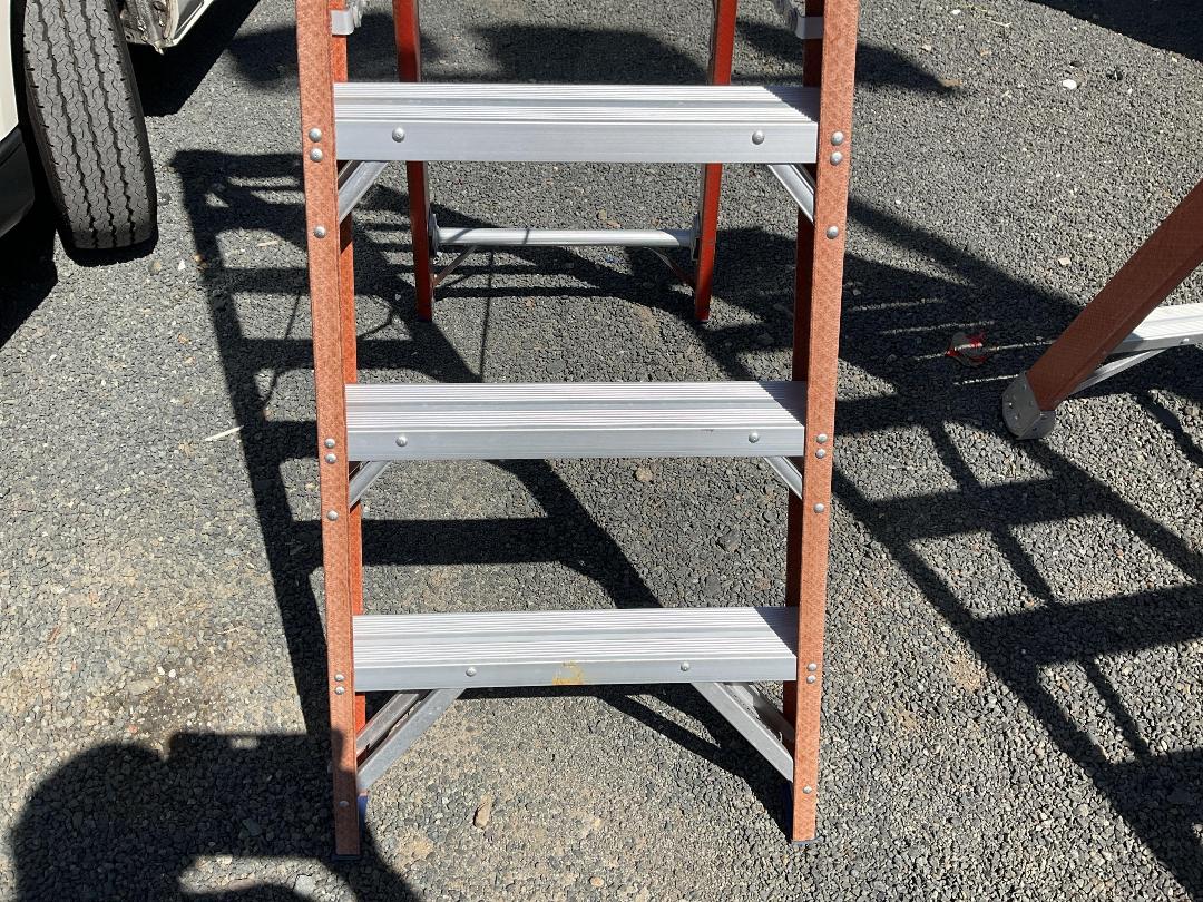 Photo '2' of 6 Step Ladder