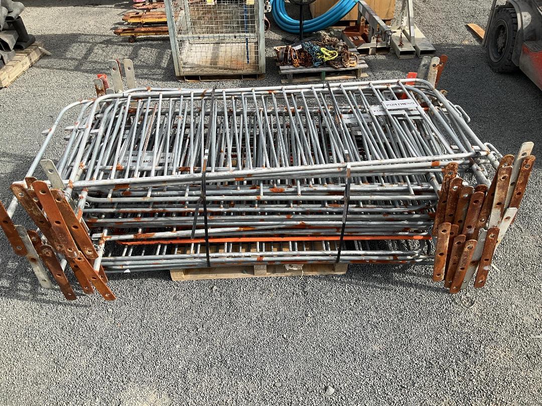 Photo '3' of Pallet of Crowd Barriers