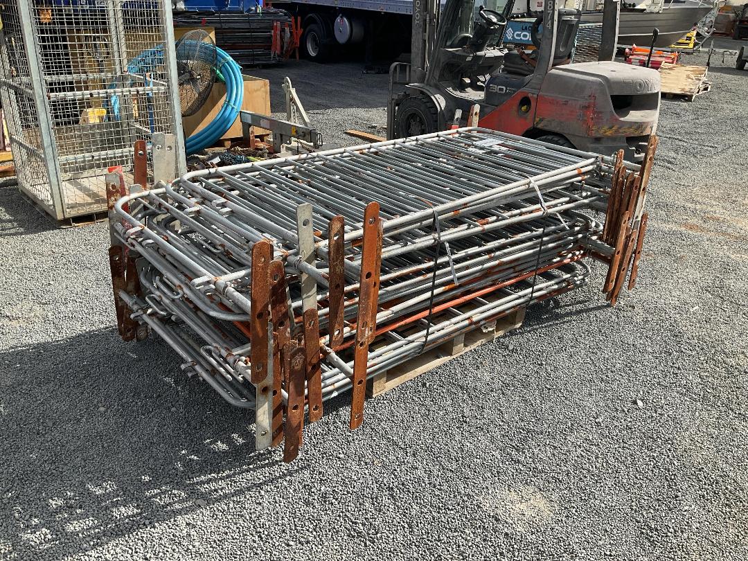 Photo '2' of Pallet of Crowd Barriers