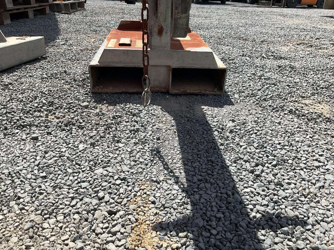 Photo '4' of Forklift Jib/Lifting Beam