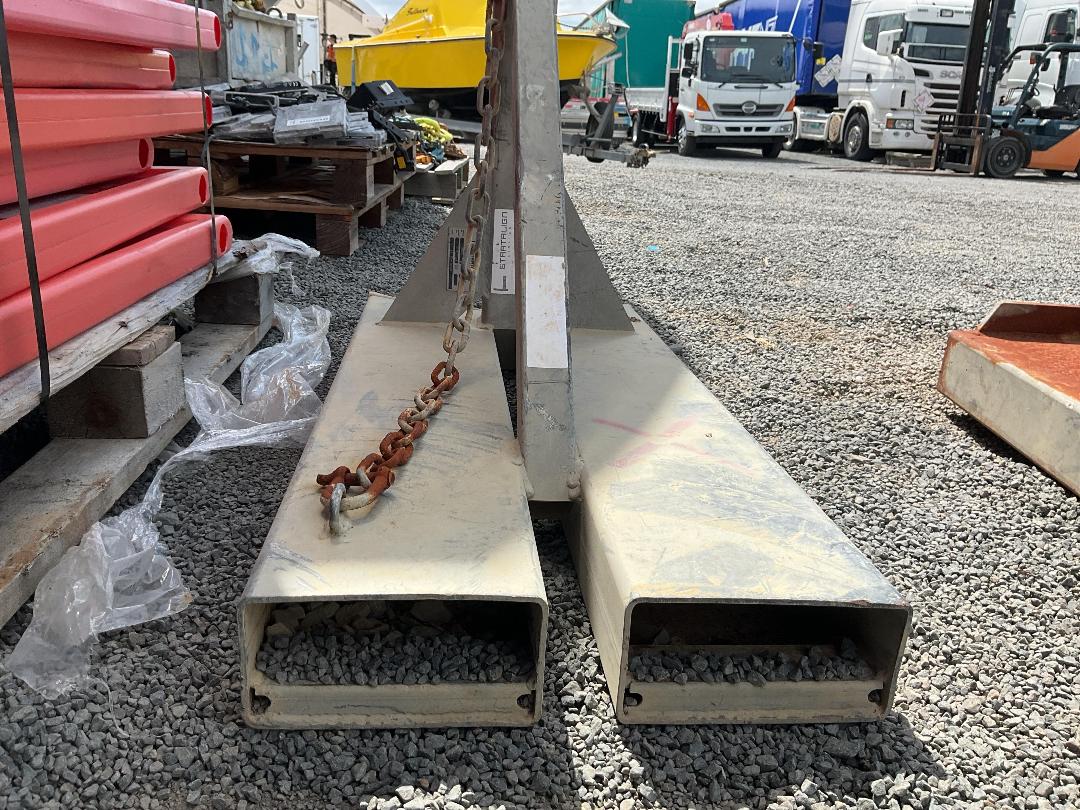 Photo '4' of Forklift Jib/Lifting Beam