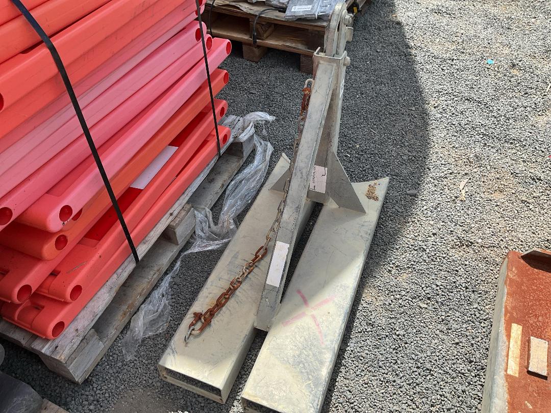 Photo '3' of Forklift Jib/Lifting Beam