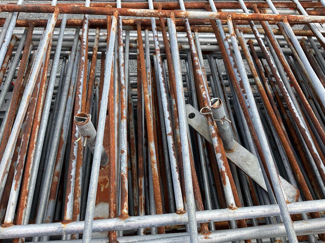 Photo '6' of Pallet of Crowd Barriers Photo '6' of Pallet of Crowd Barriers