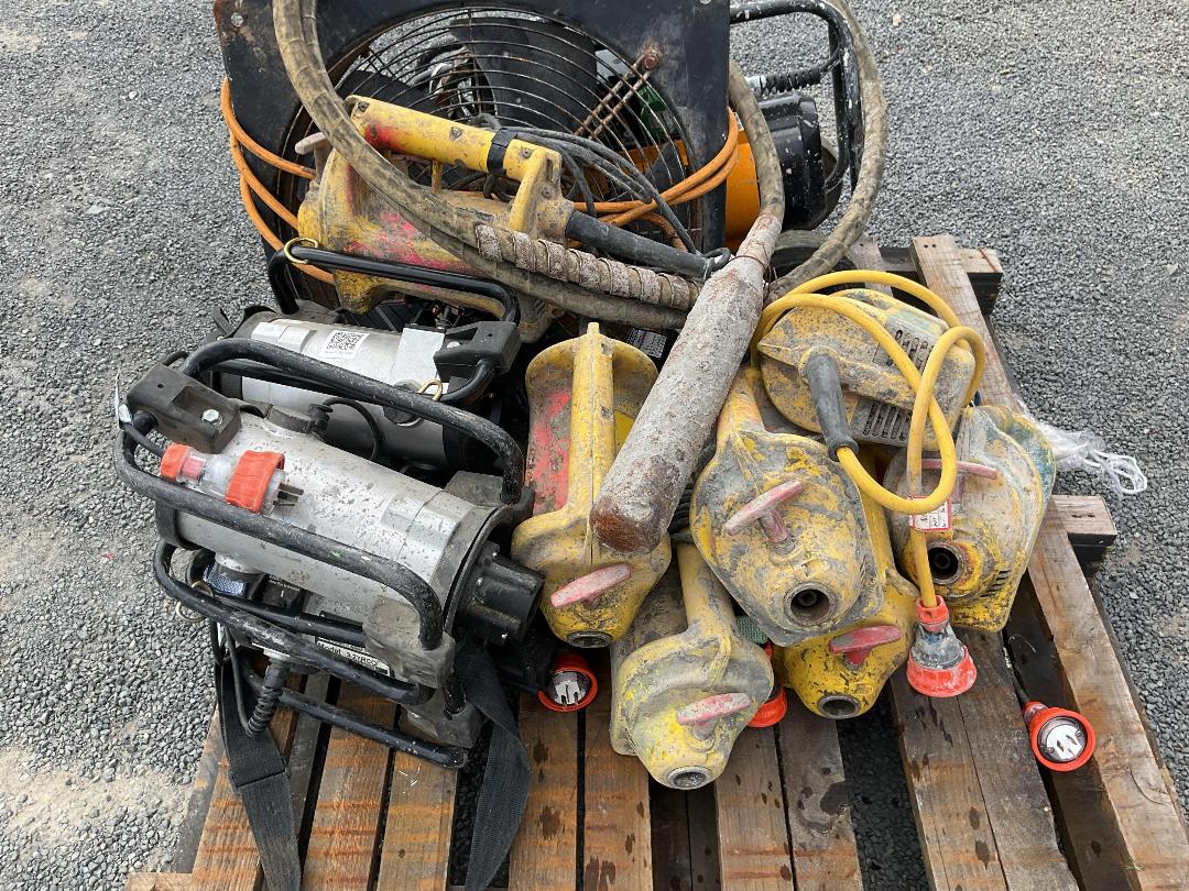 Photo '3' of Pallet of Concreting Equipment Photo '3' of Pallet of Concreting Equipment