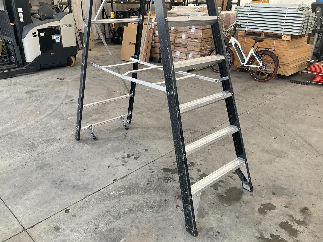 Photo '2' of 7 Step Ladder with Platform Photo '2' of 7 Step Ladder with Platform