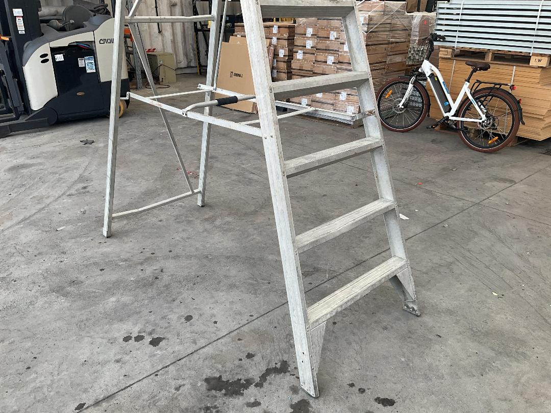 Photo '2' of 7 Step Ladder with Platform Photo '2' of 7 Step Ladder with Platform