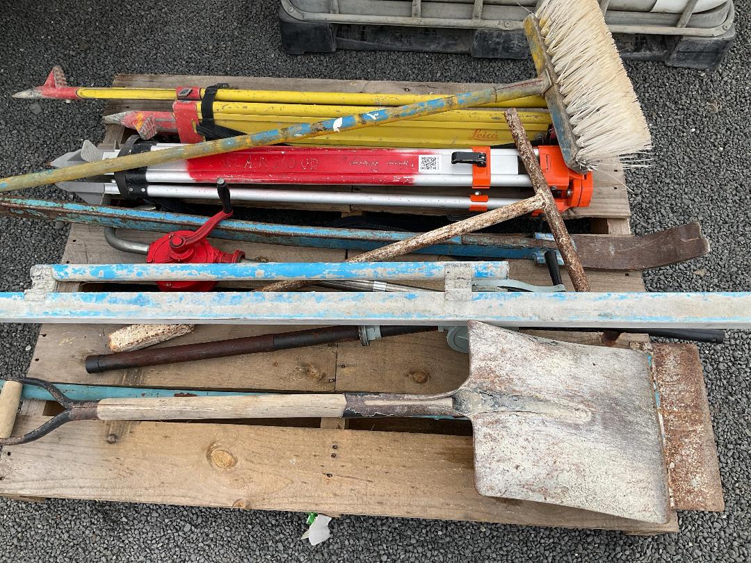 Photo '2' of Pallet of Assorted Tools