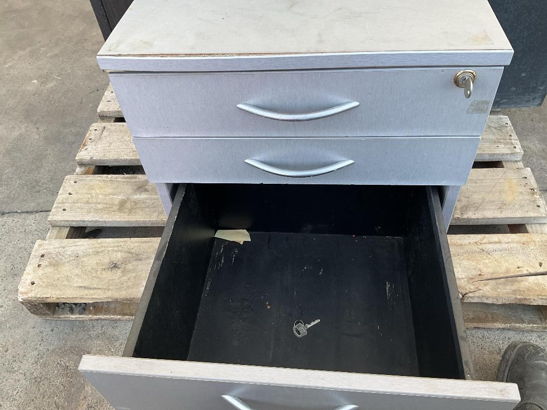 Photo '4' of Filing Cabinets