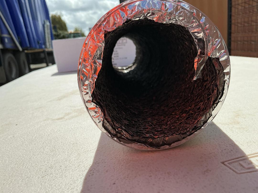 Photo '4' of 5x Black Inside Foil Ducting (104mmX10m)