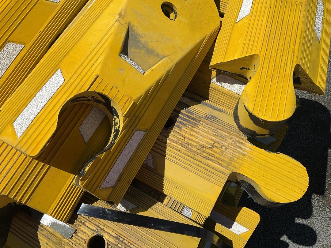 Photo '4' of Pallet of Interlocking Traffic Lane Seperators Photo '4' of Pallet of Interlocking Traffic Lane Seperators