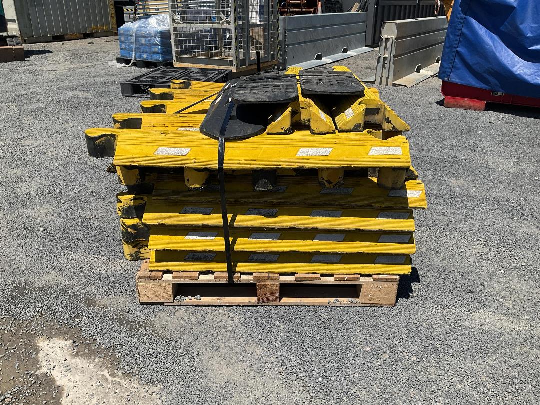 Photo '2' of Pallet of Interlocking Traffic Lane Seperators