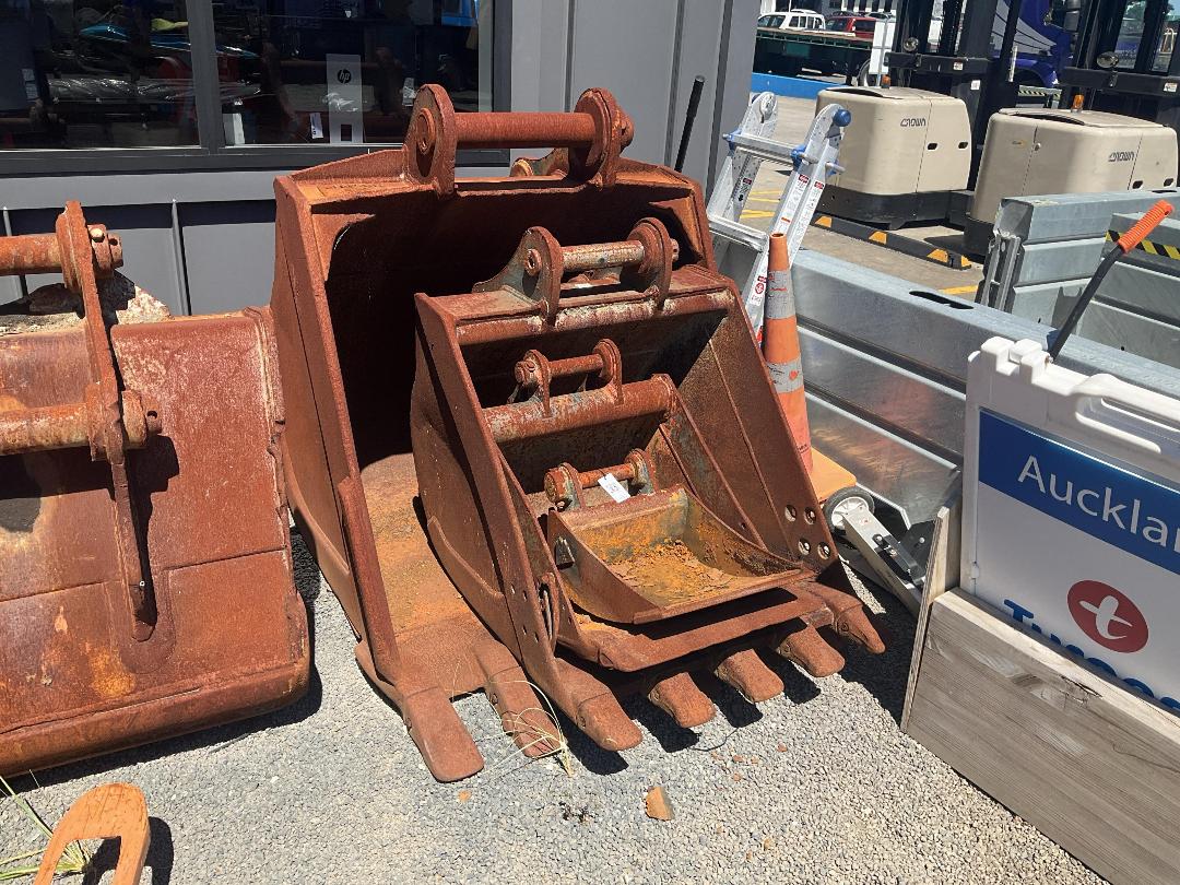 Photo '2' of Assorted Excavator Buckets
