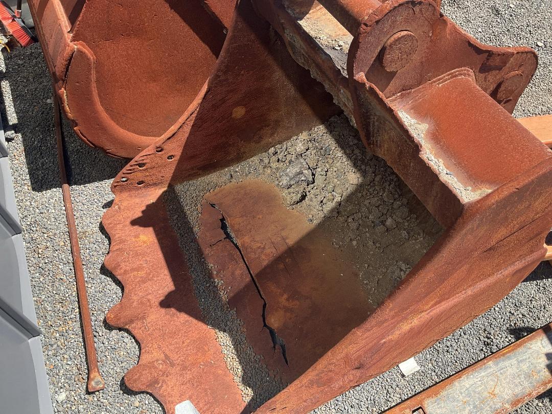 Photo '4' of Assorted Excavator Buckets