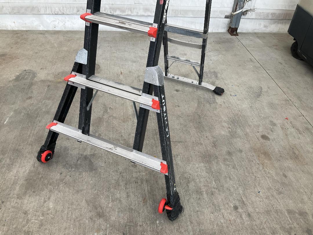 Photo '2' of 5 Step Ladder with Platform