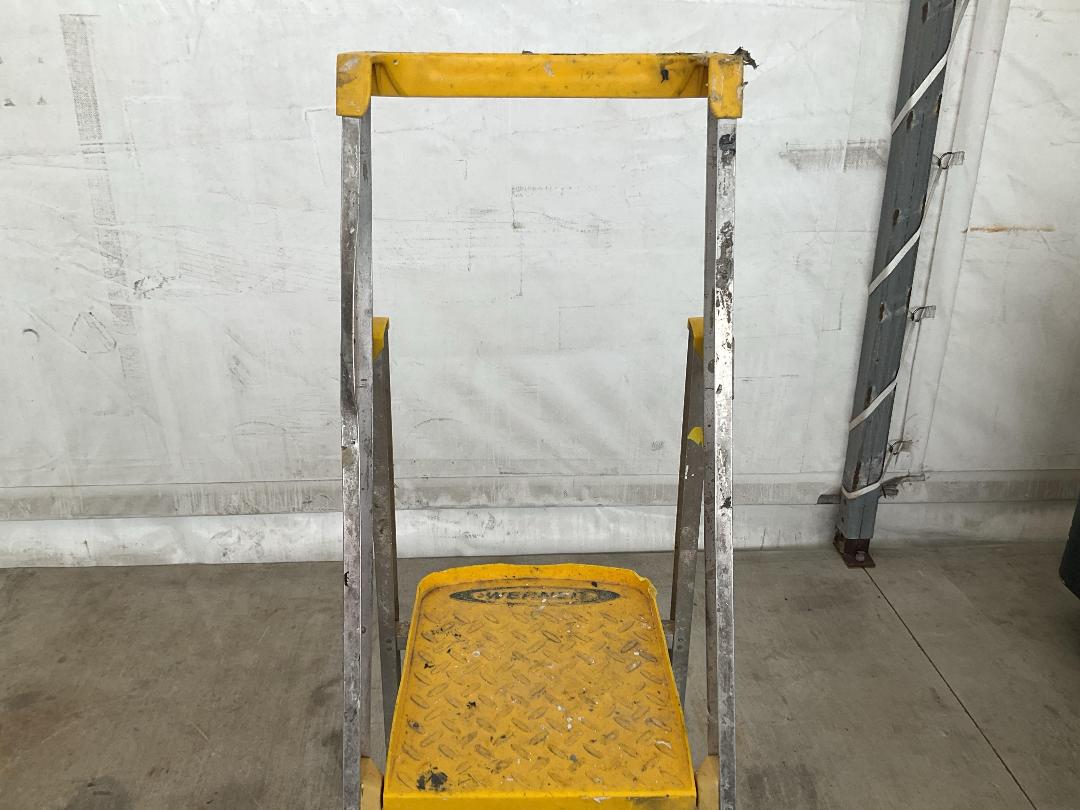 Photo '4' of 2 Step Ladder with Platform