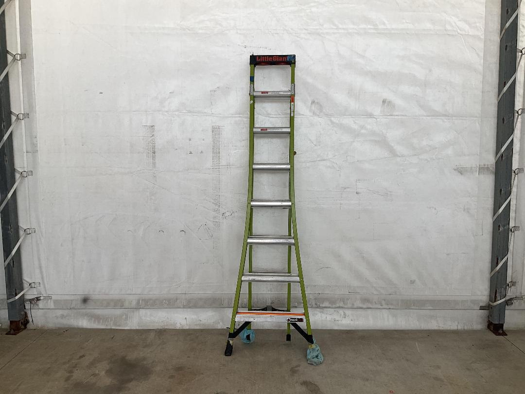 Photo '2' of 7 Step Ladder