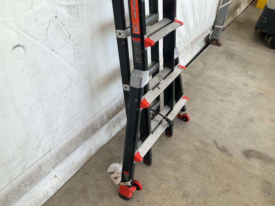 Photo '5' of 5 Step Ladder with Platform
