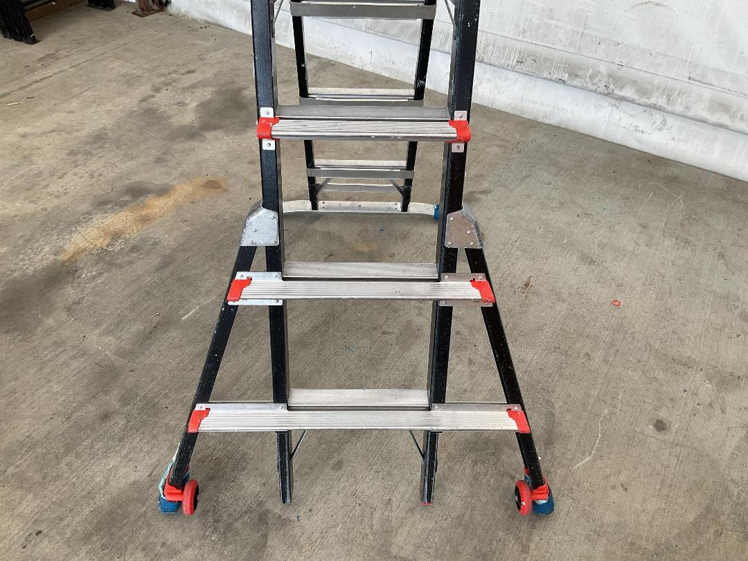 Photo '2' of 5 Step Ladder with Platform