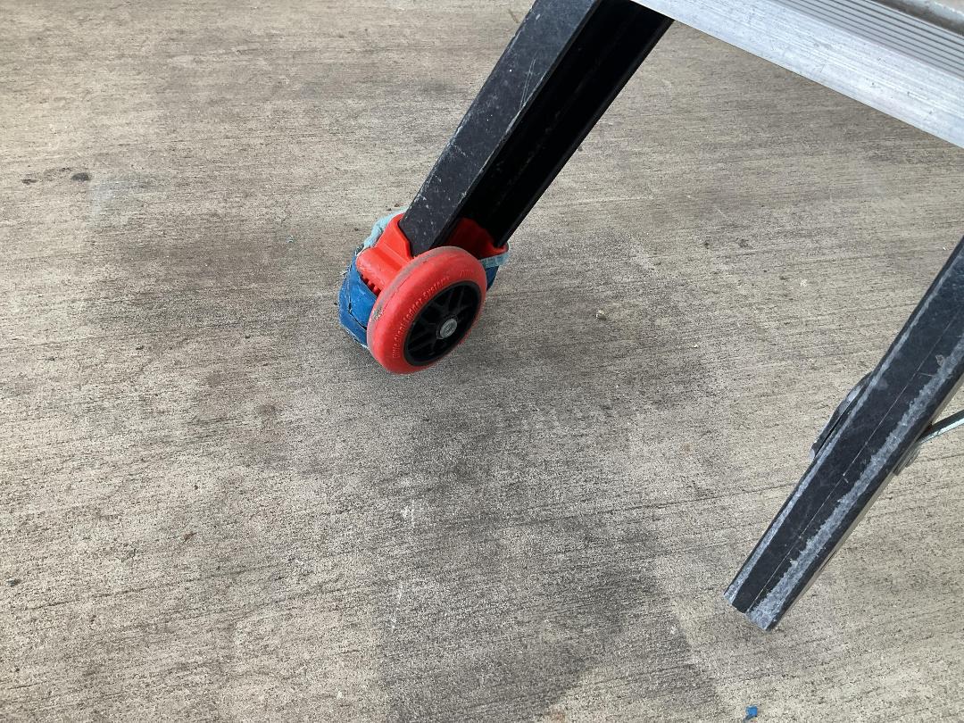 Photo '5' of 5 Step Ladder with Platform