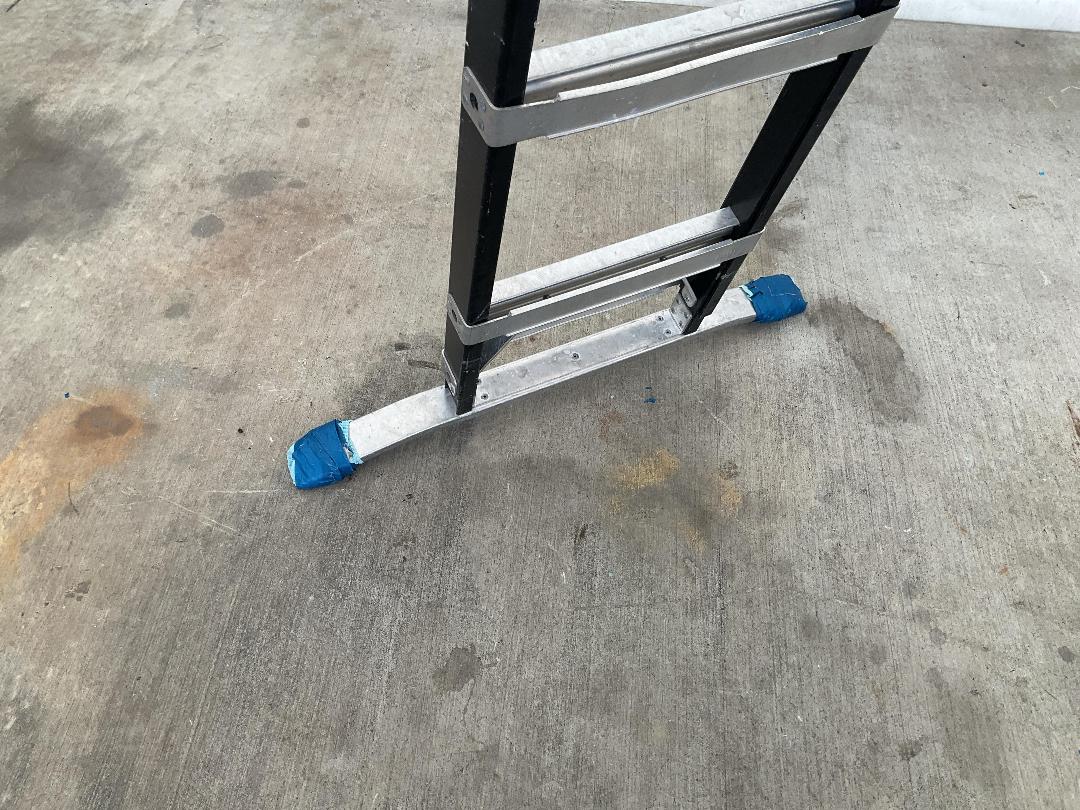 Photo '7' of 5 Step Ladder with Platform