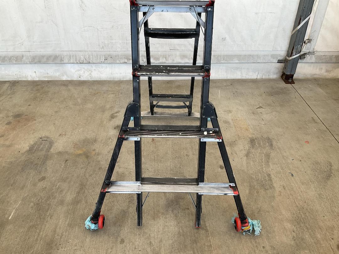 Photo '2' of 5 Step Ladder with Platform