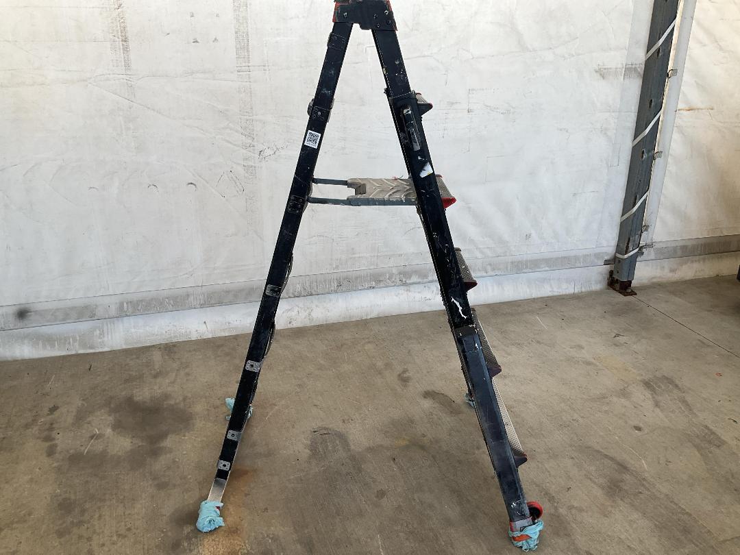 Photo '8' of 5 Step Ladder with Platform