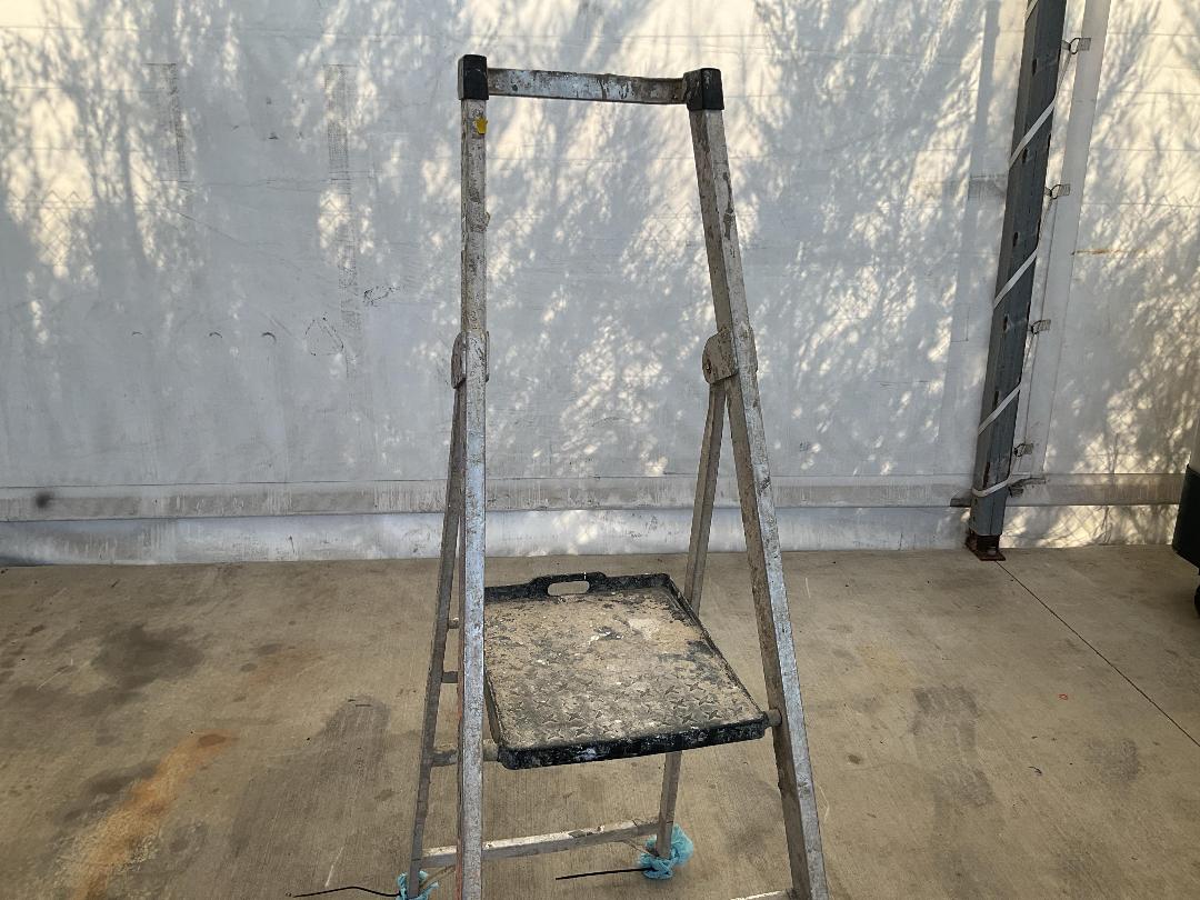 Photo '3' of 2 Step Ladder with Platform