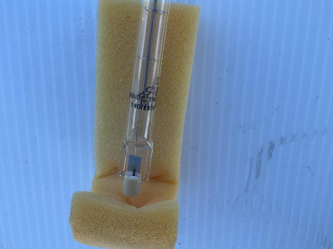 Photo '3' of Tungsten Halogen Lamp x 6. Photo '3' of Tungsten Halogen Lamp x 6.