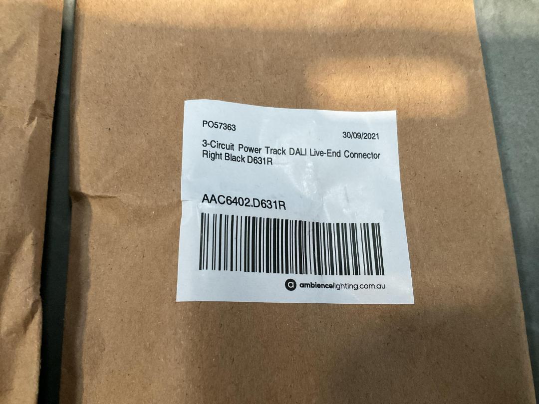 Photo '6' of 3-Circuit Power Track DALI Live-End Connector x3 Photo '6' of 3-Circuit Power Track DALI Live-End Connector x3
