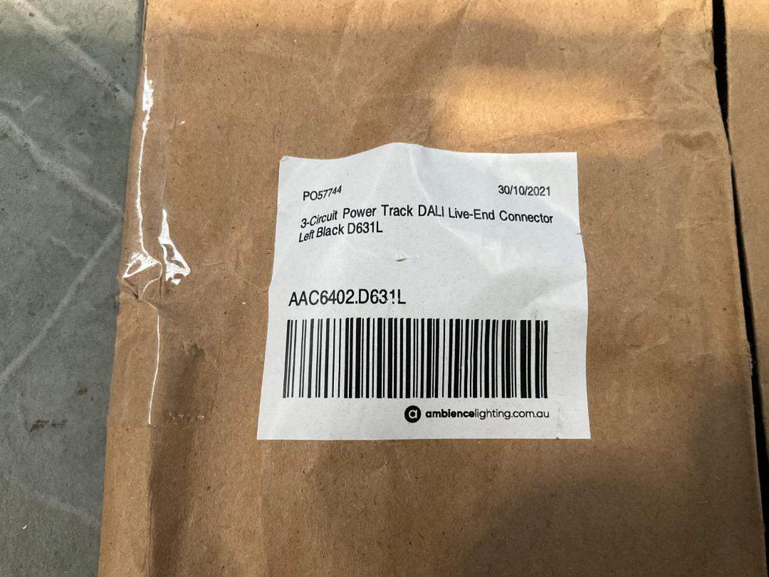 Photo '5' of 3-Circuit Power Track DALI Live-End Connector x3 Photo '5' of 3-Circuit Power Track DALI Live-End Connector x3