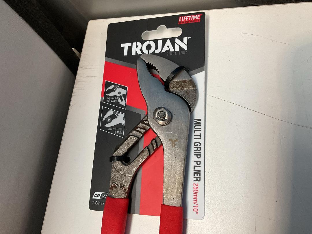 Photo '3' of Hand Tools, Painting Items, Protective Goggles Etc