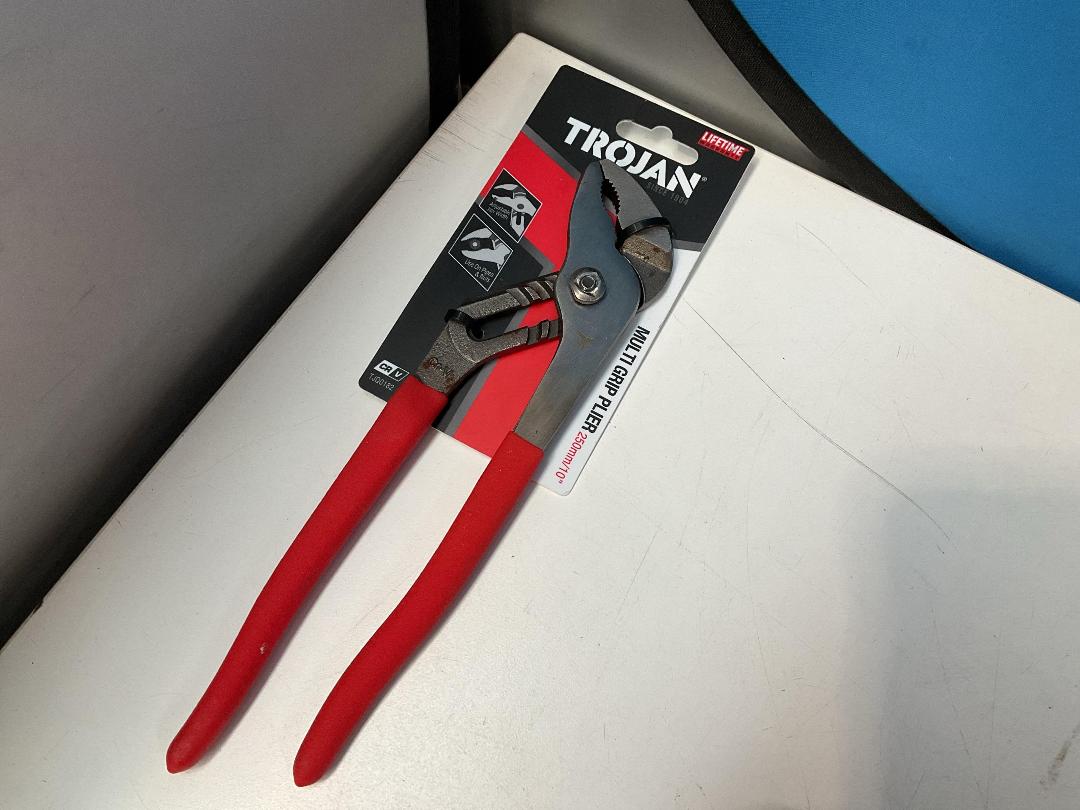 Photo '2' of Hand Tools, Painting Items, Protective Goggles Etc