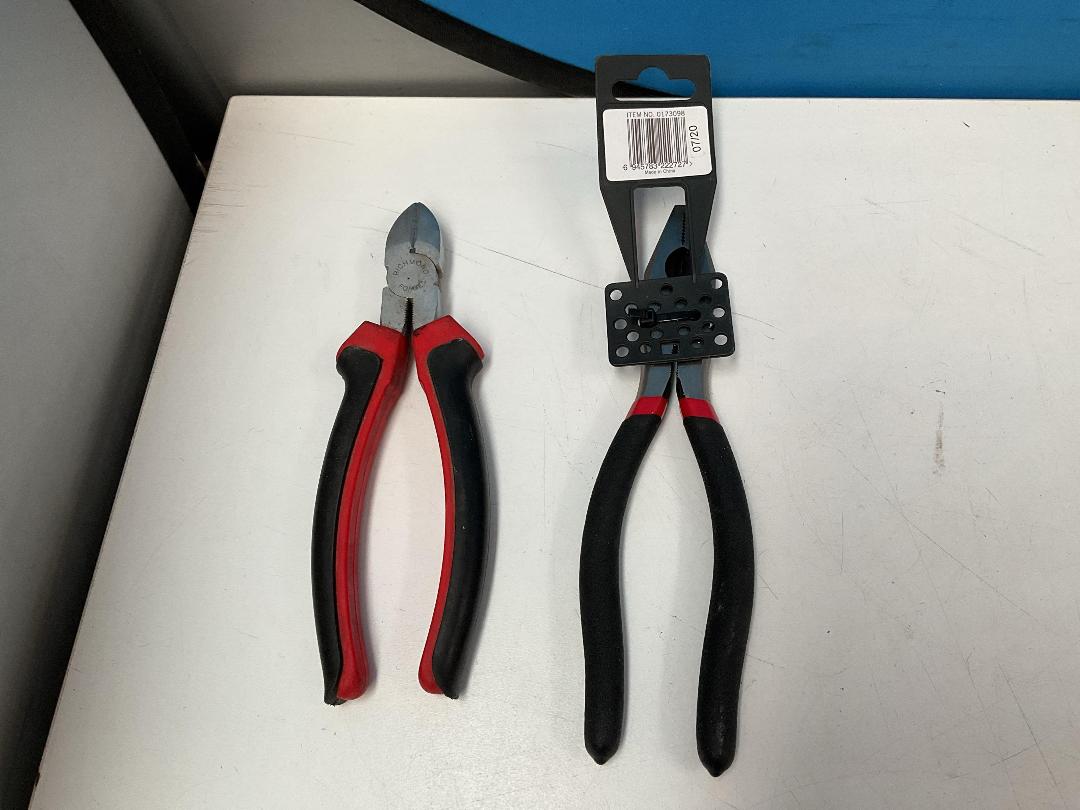 Photo '13' of Hand Tools, Painting Items, Protective Goggles Etc