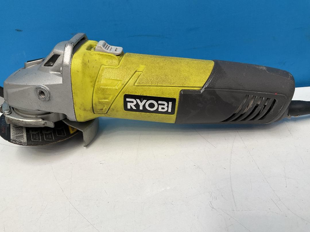 Photo '4' of Ryobi Angle Grinder - Model EAG75100 Photo '4' of Ryobi Angle Grinder - Model EAG75100