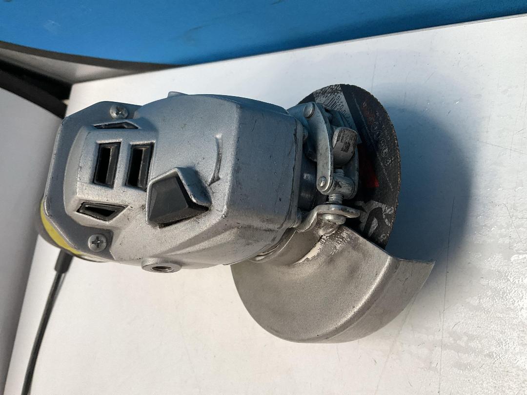 Photo '9' of Ryobi Angle Grinder - Model EAG75100 Photo '9' of Ryobi Angle Grinder - Model EAG75100