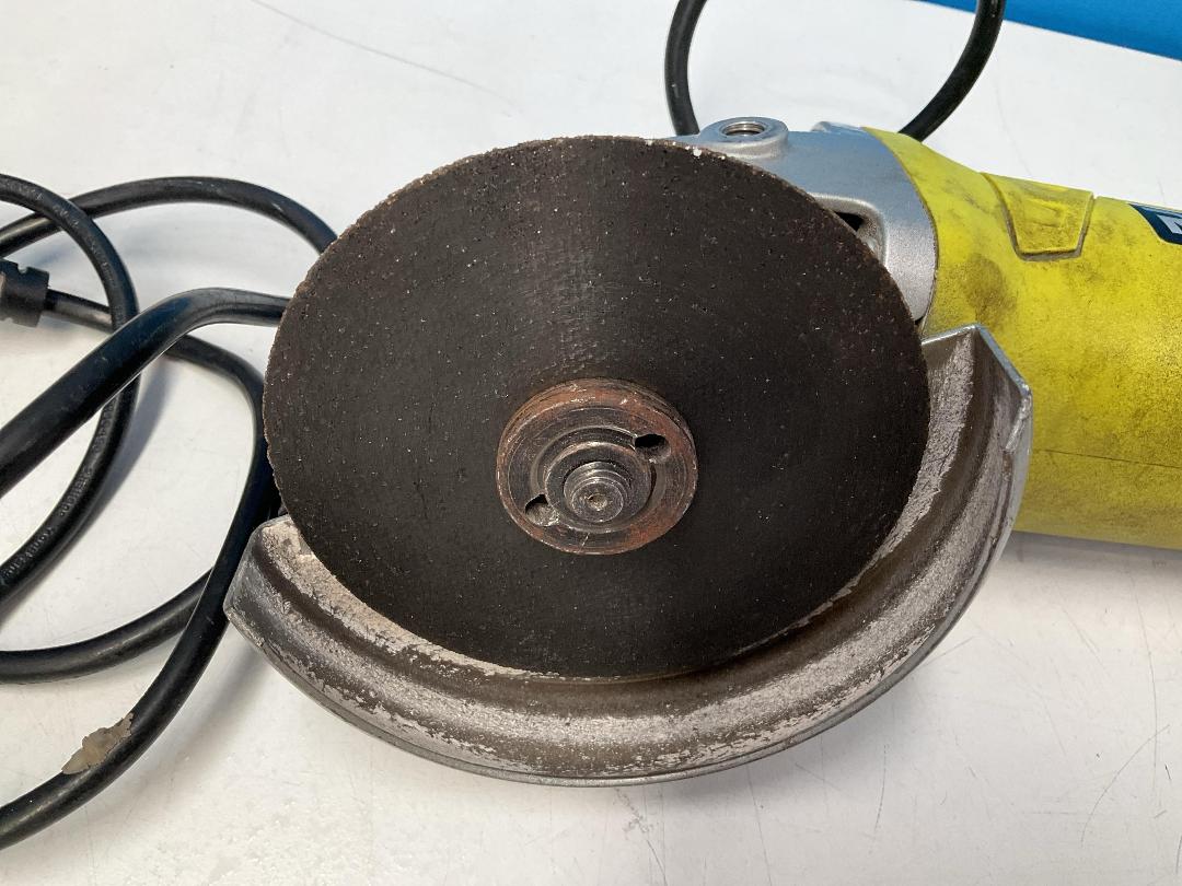 Photo '13' of Ryobi Angle Grinder - Model EAG75100 Photo '13' of Ryobi Angle Grinder - Model EAG75100