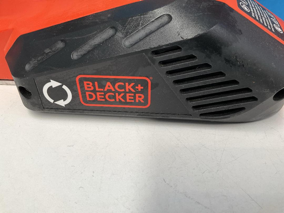 Photo '3' of Black and Decker Rebating Planer - Model KW712-XE Photo '3' of Black and Decker Rebating Planer - Model KW712-XE