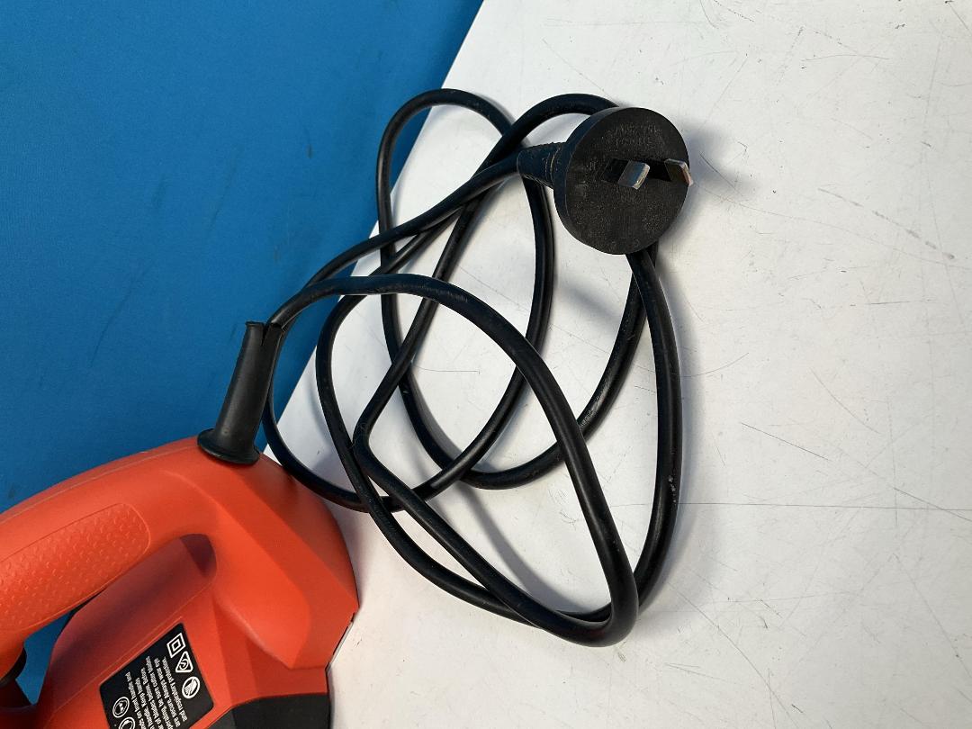 Photo '7' of Black and Decker Rebating Planer - Model KW712-XE Photo '7' of Black and Decker Rebating Planer - Model KW712-XE